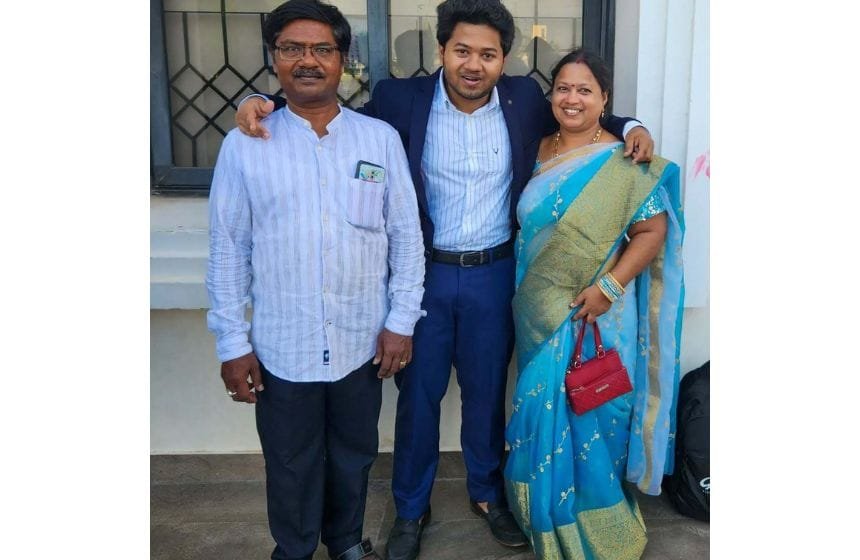Mouli Tanuj Prasanth With Father and Mother