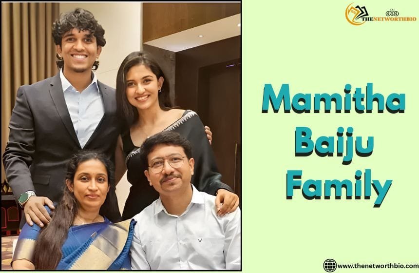 Mamitha Baiju Family Photo With Father (Dr. Baiju Krishnan) , Mother (Mini Baiju) and Elder brother (
Mithun Baiju)